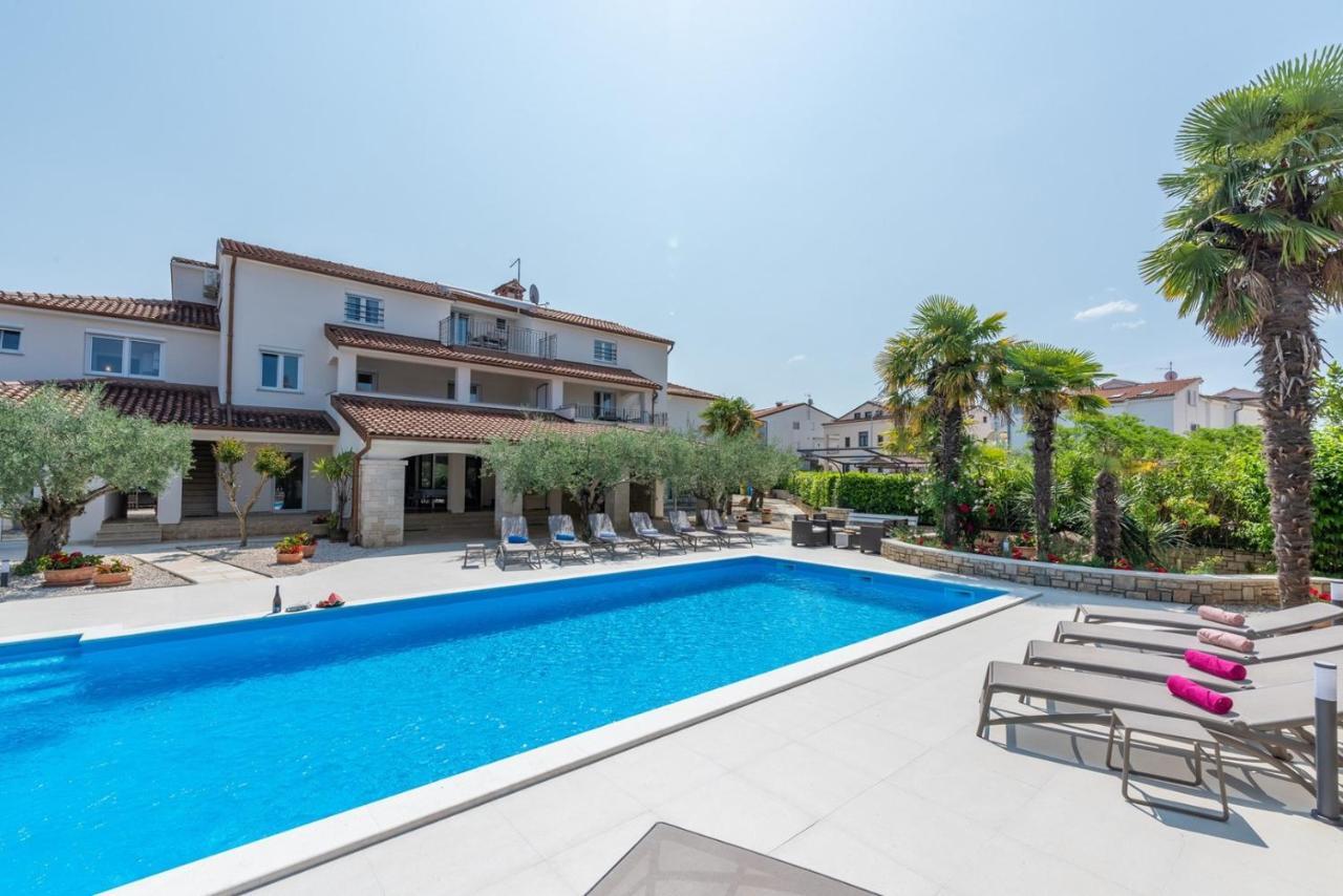 Villa Hope - Apartments With Shared Pool Poreč Exterior foto