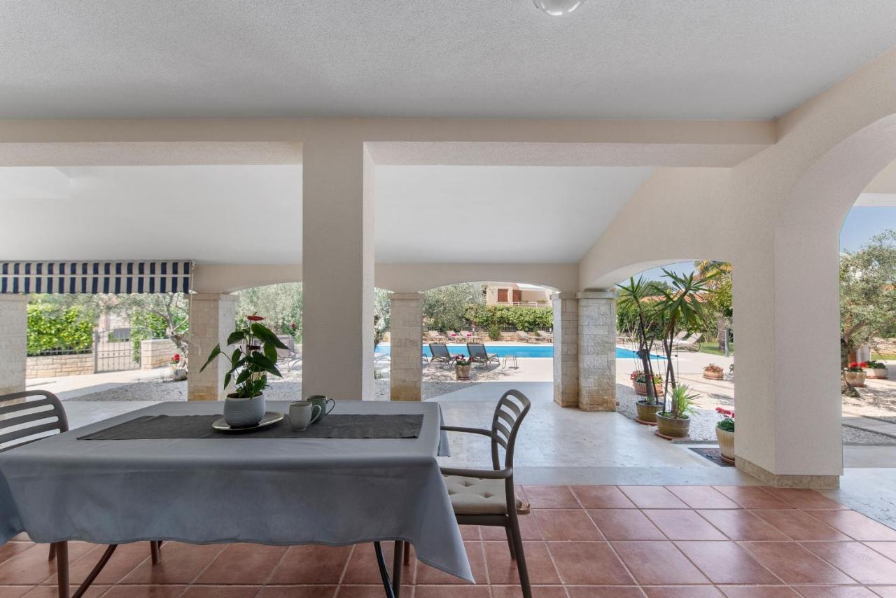 Villa Hope - Apartments With Shared Pool Poreč Exterior foto