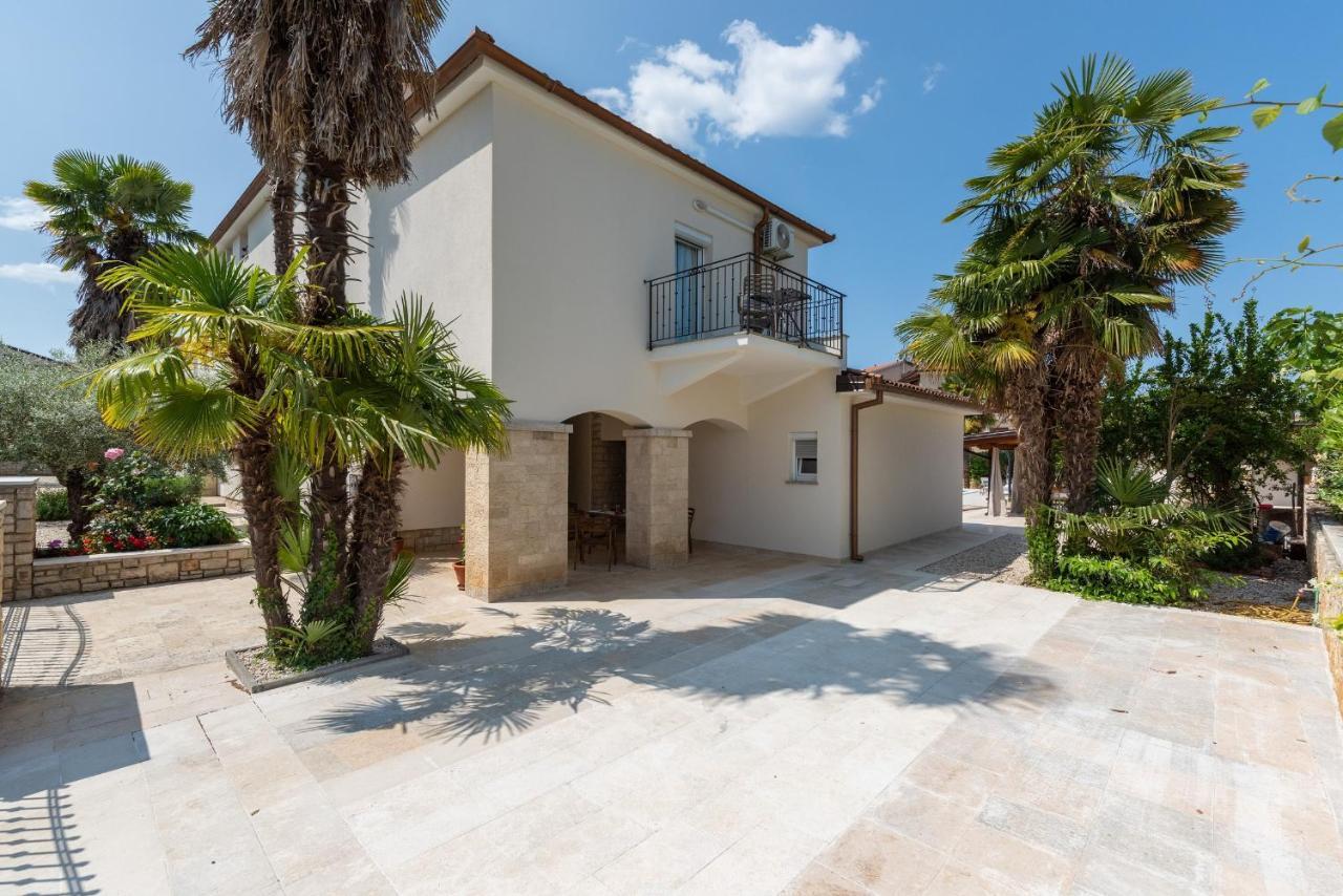 Villa Hope - Apartments With Shared Pool Poreč Exterior foto