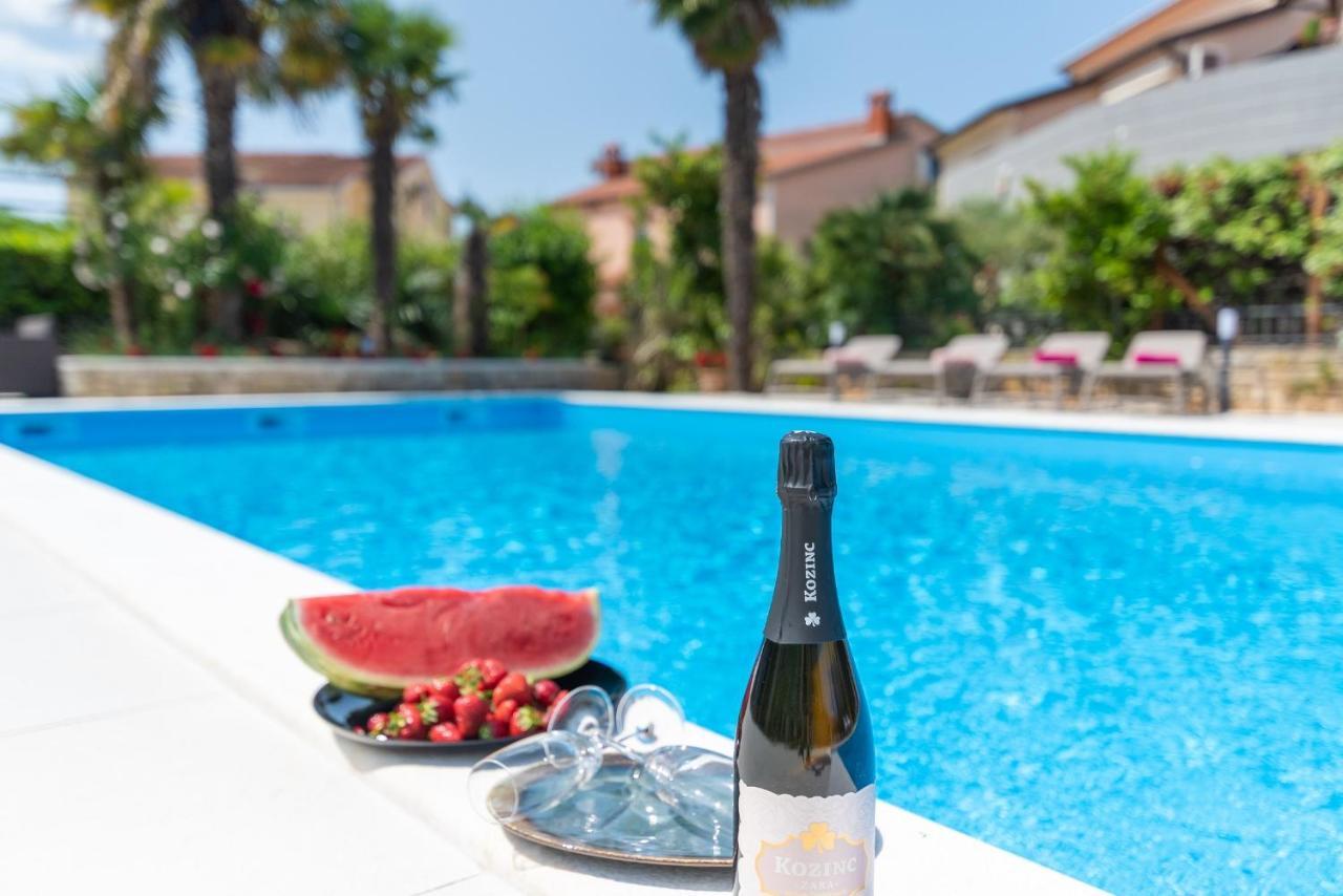 Villa Hope - Apartments With Shared Pool Poreč Exterior foto