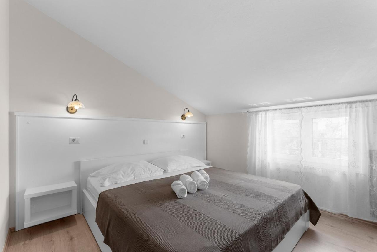 Villa Hope - Apartments With Shared Pool Poreč Exterior foto
