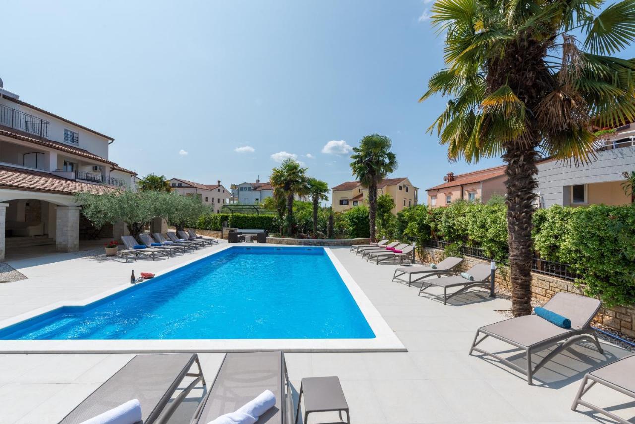 Villa Hope - Apartments With Shared Pool Poreč Exterior foto