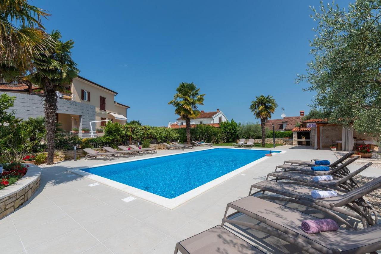 Villa Hope - Apartments With Shared Pool Poreč Exterior foto